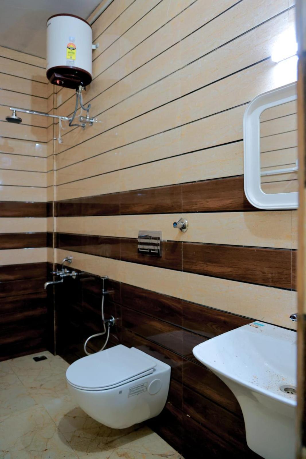 Grand Sangeetham Inn Tiruchchendur Ngoại thất bức ảnh